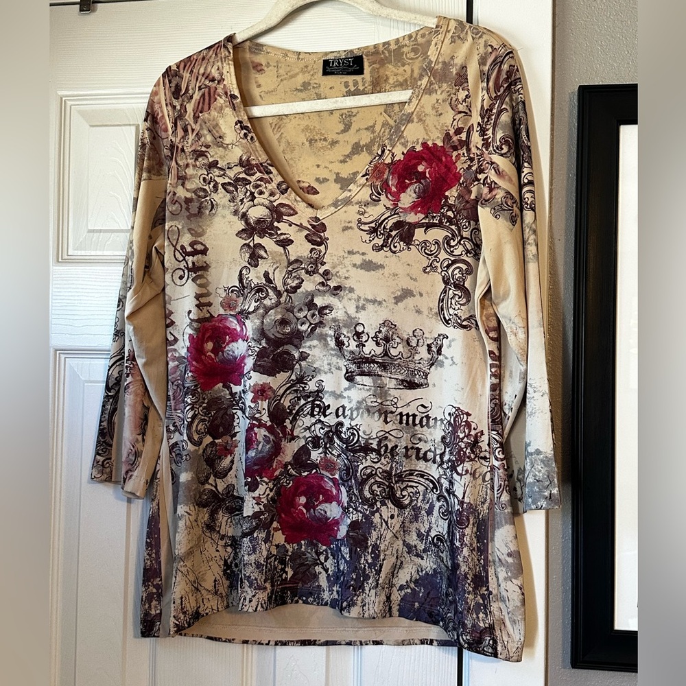 Tryst Y2K Beige and Red Floral Top
